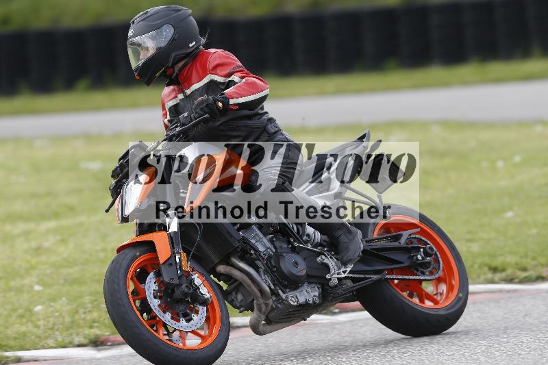 /Archiv-2025/09 22.04.2025 Cornu Master School ADR/gruen-vert/17